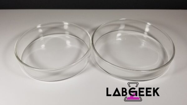150mm Petri Dish On LabGeek 2